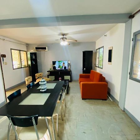 House G&S, Depto Con 3 Dormitorios Para 7 Personas Pleno Centro De La Ciudad Puerto Iguazú Eksteriør billede
